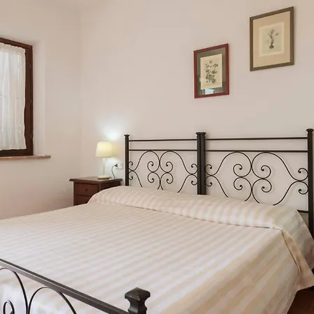 מלון Antico Casale Di סקאנסאנו