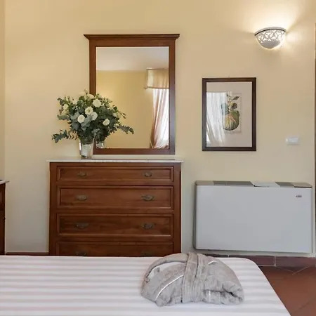 Antico Casale Di 4*