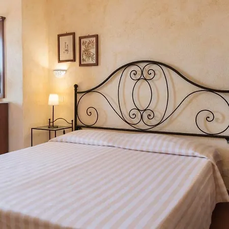 Antico Casale Di 4* סקאנסאנו