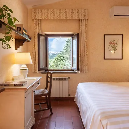 מלון Antico Casale Di 4*