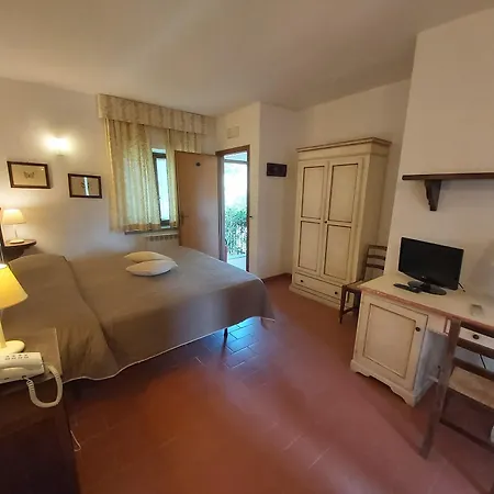 Antico Casale Di 4* סקאנסאנו
