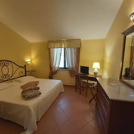 Antico Casale Di 4*
